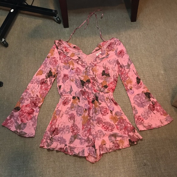 ❌SOLD❌ Long Sleeve Romper - Picture 3 of 4